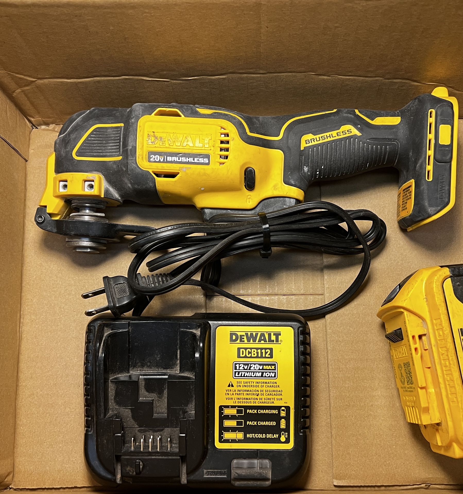 Dewalt Multi Tool With 4mah Battery And Charger