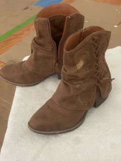(3 pairs) Slightly used young girls shoes/boots