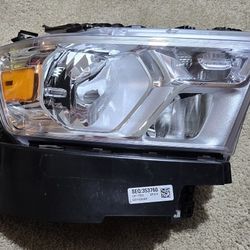 2019-2024 Dodge Ram 1500 OEM RH Right Passenger Side Headlight Halogen
