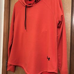 Ladies M Under Armor Pull Over 10.00 
