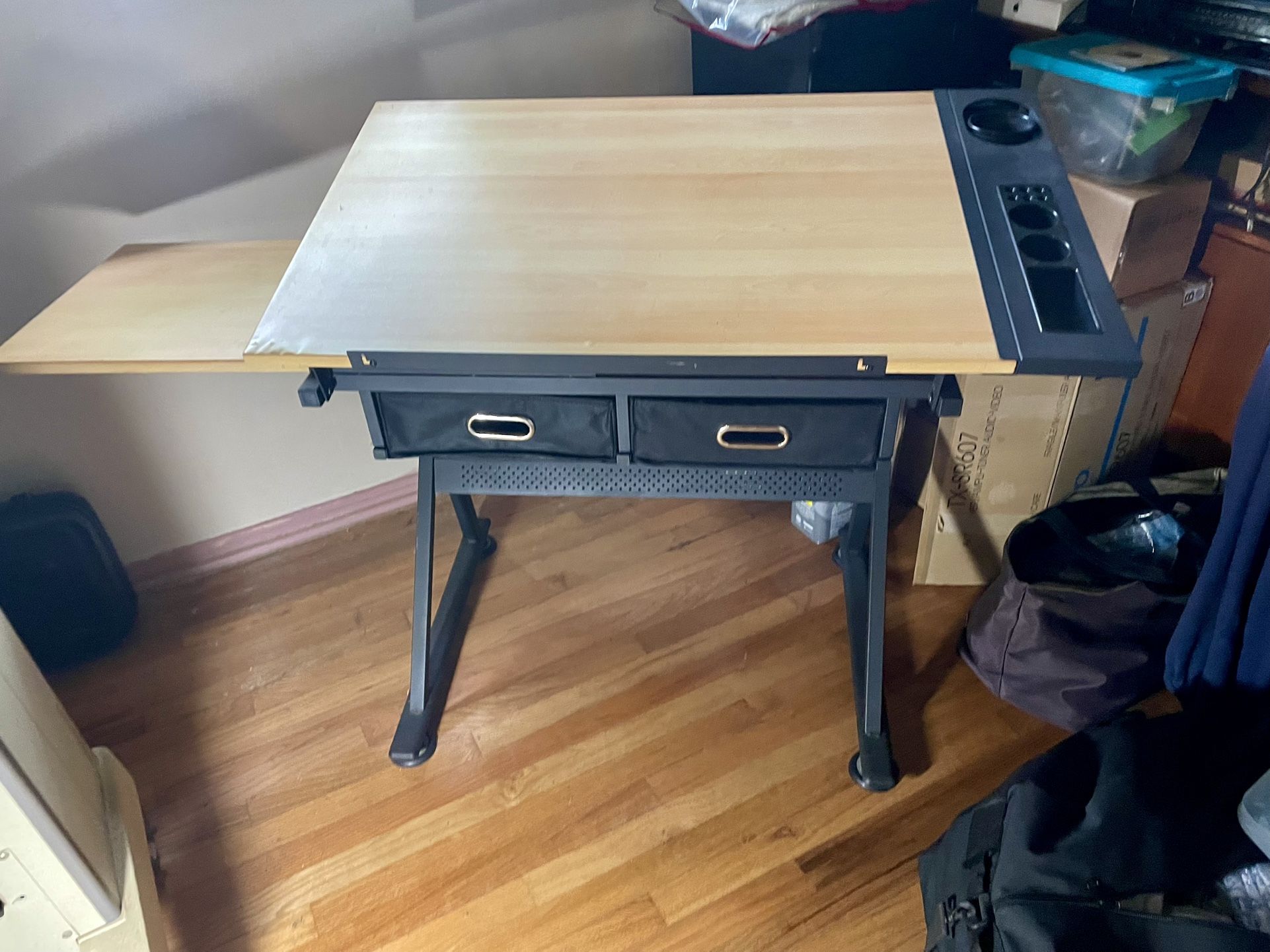 Artist desk