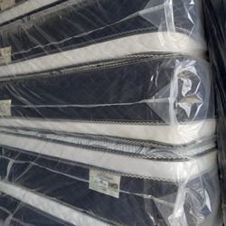 ✨️New Mattress✨️
🔹️All sizes available
🔸️12" inches tall
🟢Queen $199
🔵Full $180
🟣Twin $150
🟡King $330
🟠Cal King $330
🔴Same day delivery availa