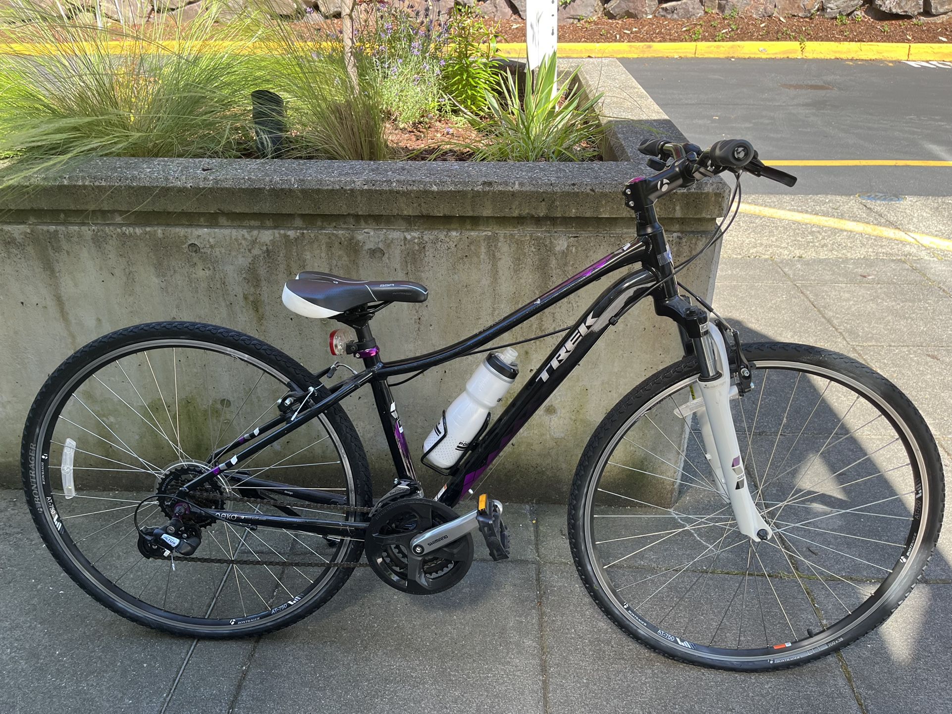 Trek Mountain Bike (Neko Women’s Purple, Black, White)