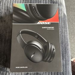 Bose Quietcomfort headphones black Un Used