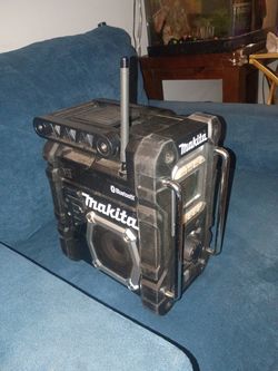Makita Bluetooth speaker radio