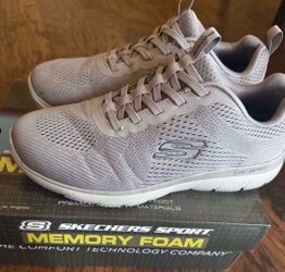Men Skechers size 9