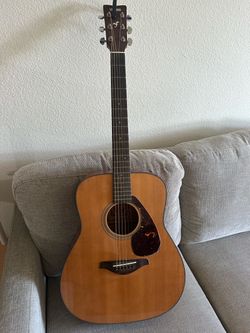 Yamaha FG 700S Acoustic Guitar