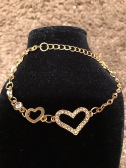 Women's heart shaped gold plated bracelet