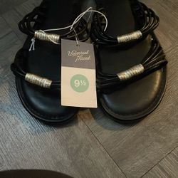 New Women’s Black Sandals – Size 9.5 – Never Worn