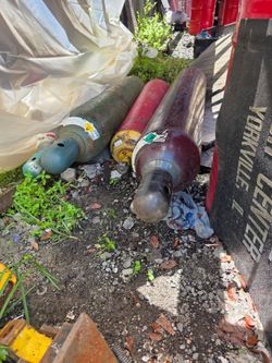 Botellas de oxigeno, acetileno y argon