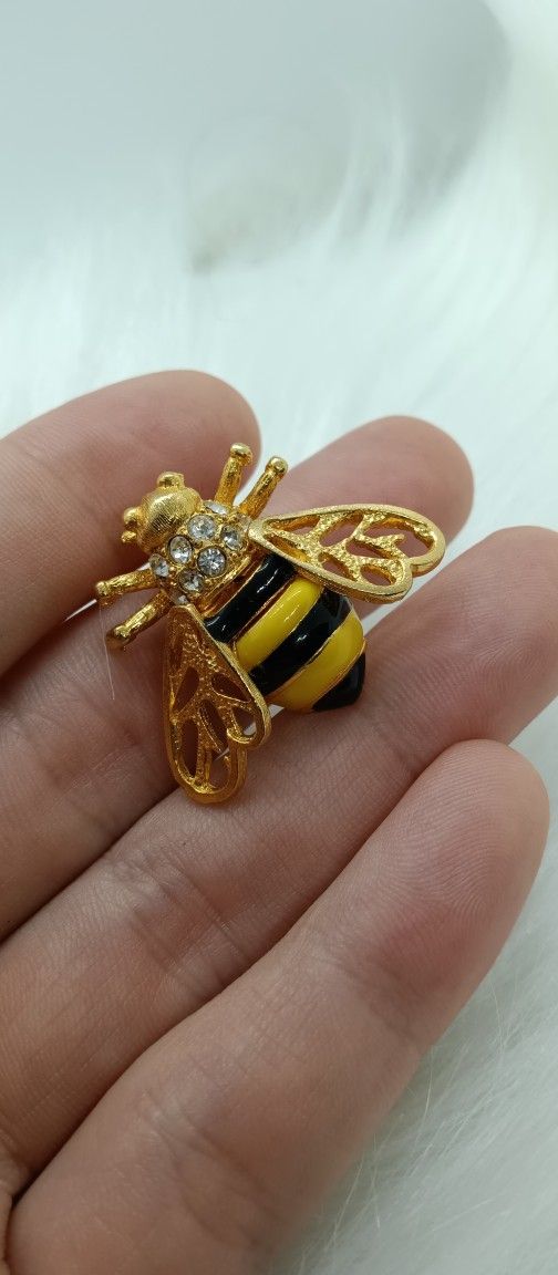 NEW LOT OF brooch Earrings And Pendants