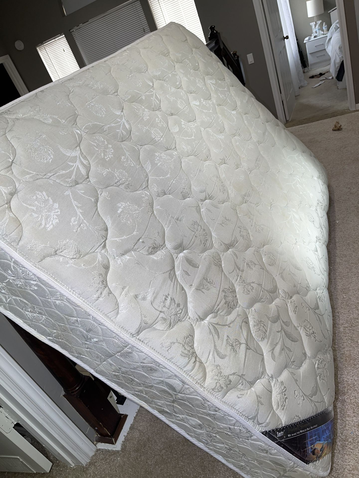 Queen Mattress/colchon Queen