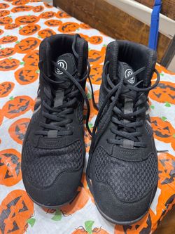 Wrestling shoes