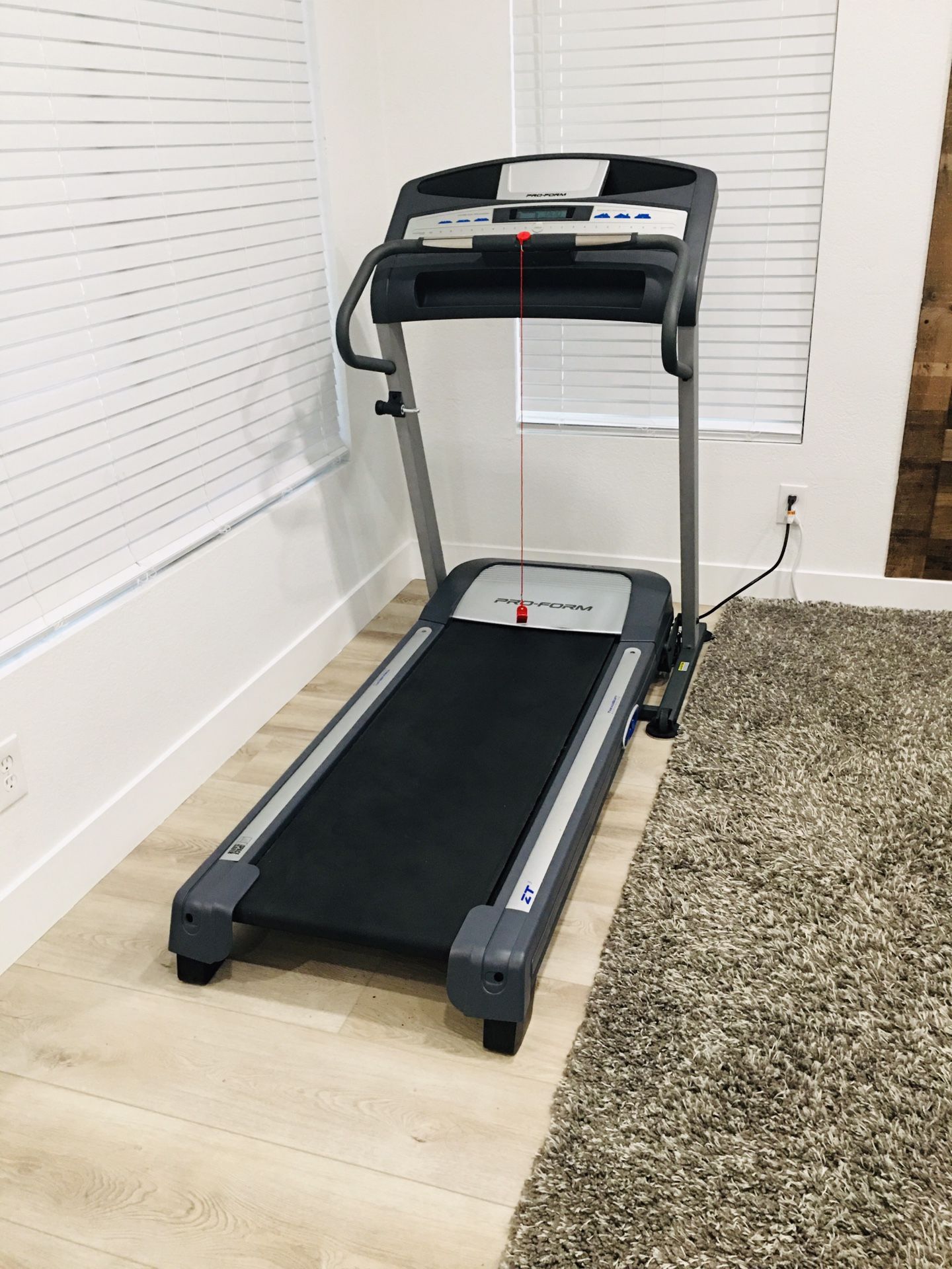 Need this for your home gym? Proform Pro Form ProForm ZT3 Tread Mill