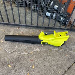RYOBI 40V 120 MPH 550 CFM Cordless Battery Leaf Blower (Tool Only)