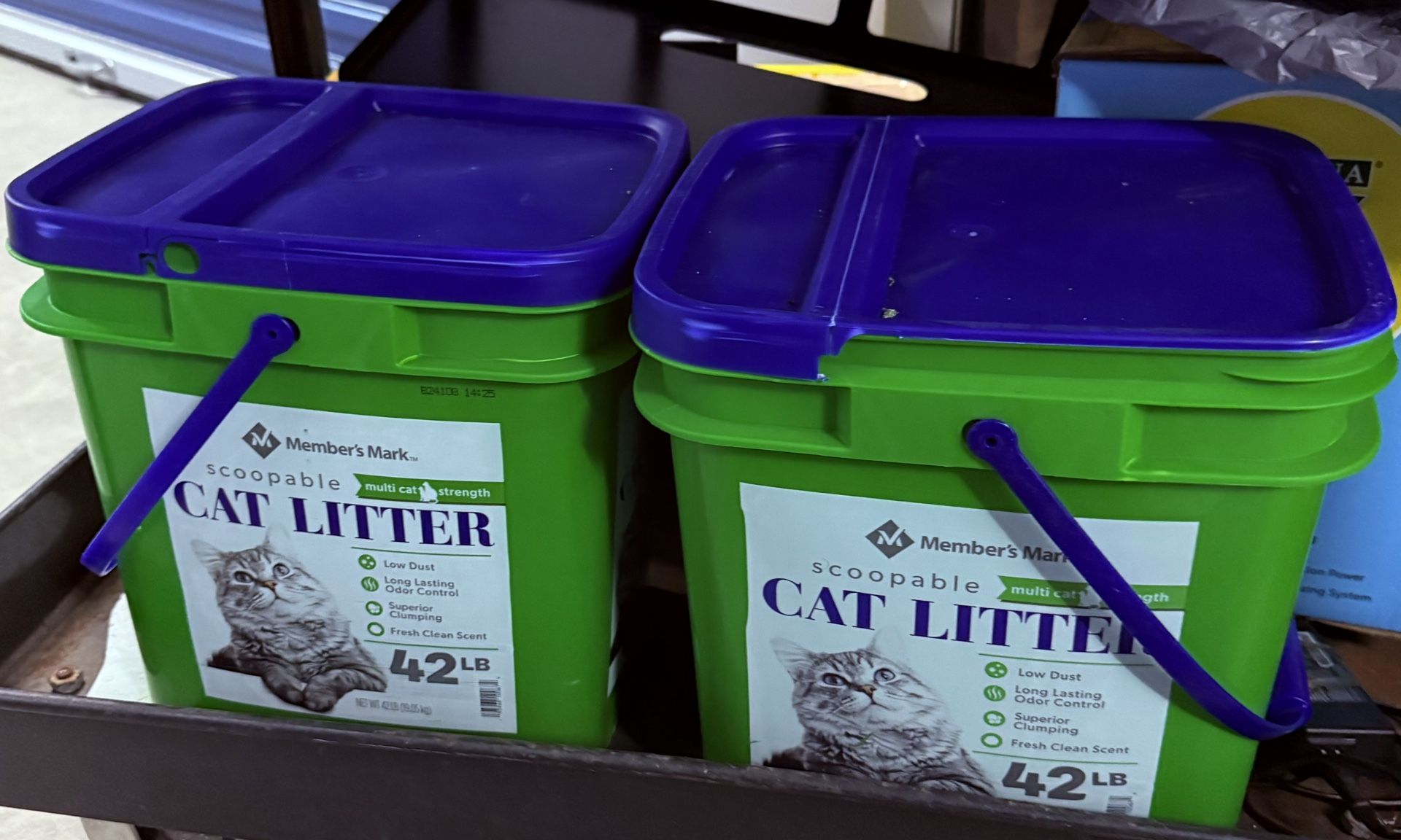 Arena De Gato 🐈‍⬛ De 42 Lb Cada Una Por $15 Cada Una Nueva 