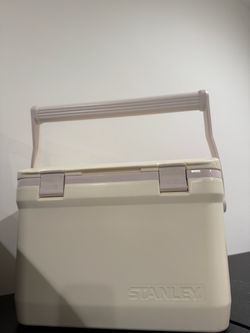 Stanley 16qt plastic easy carry outdoor cooler- rose quartz