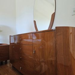High Quality Wooden Dresser