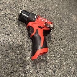 M12 12 V Milwaukee Drill 