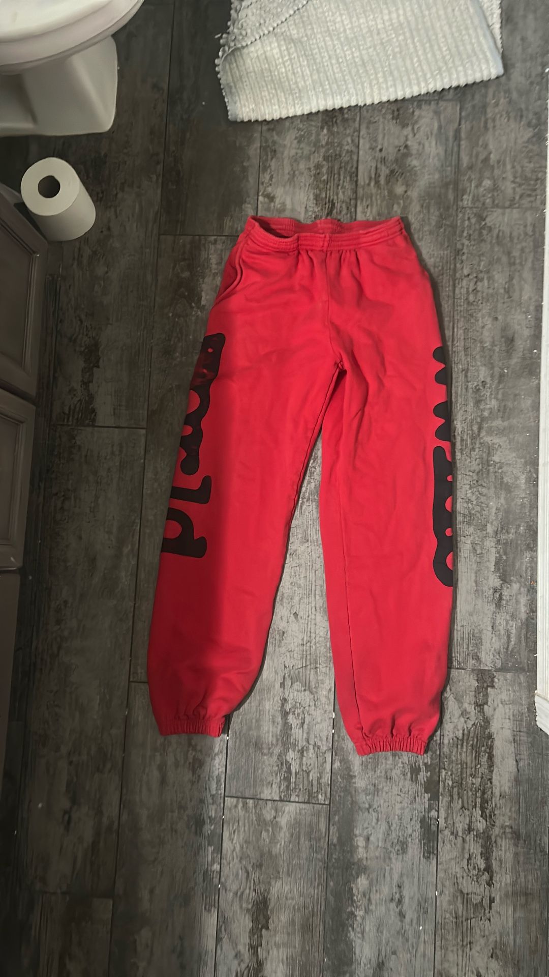 Red beluga sp5der cuffed sweats 