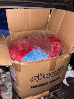 Cloud 9 Crayon bounce house R 64
