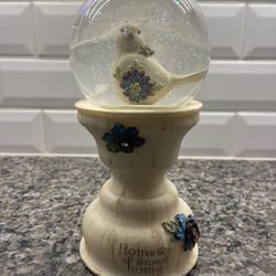 Water Globe / Snow Globe