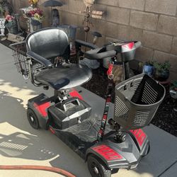 Drive Medical HX5 9JP-4 Scooter. SEE PICTURES