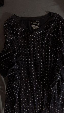 V-neck men’s shirt
