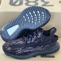 Yeezy Kids V2 11.5k Adidas  NIB
