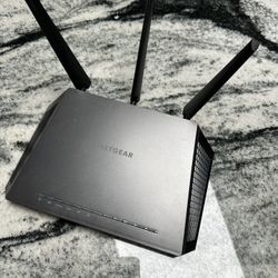 NETGEAR Nighthawk AC2300 Wifi Router (Model RP7000)