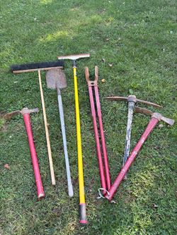 Large lott of hand tools.