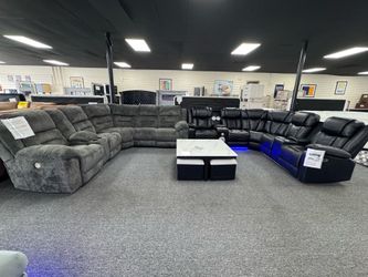 Power Recliner Sectional. 🚚WE DELIVER🚚