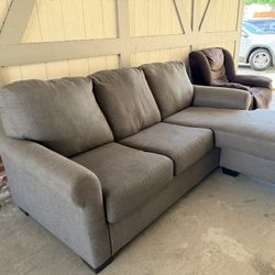 Used Sectional Couch / Free Delivery 