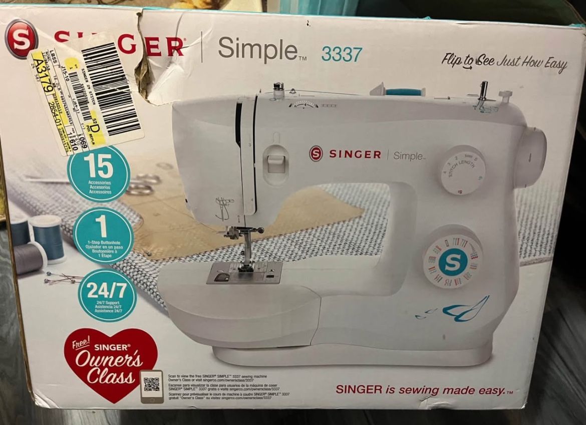 SINGER SEWING MACHINE LIKE NEW