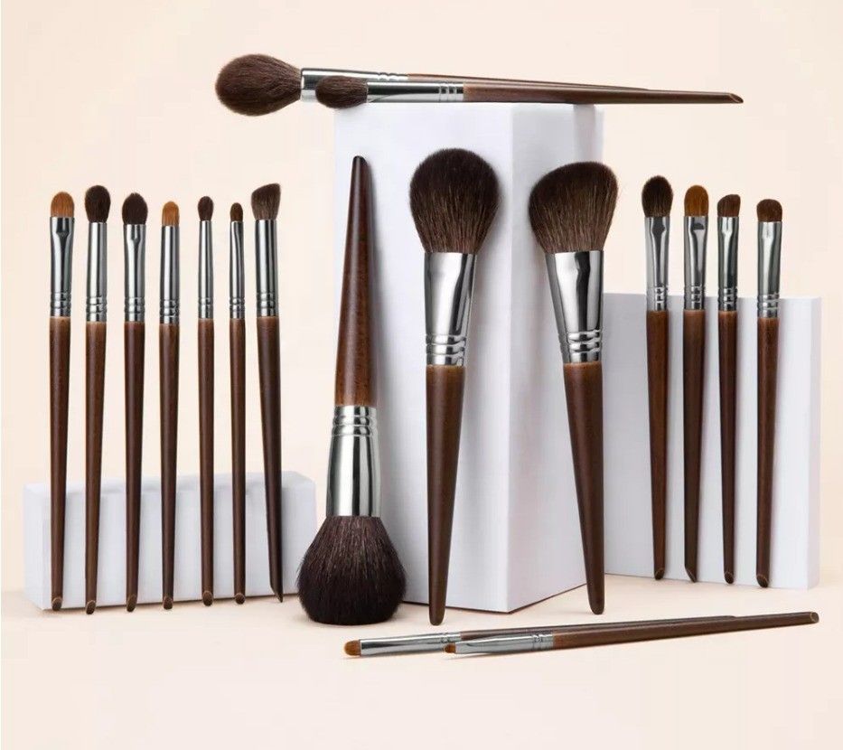 Makeup Brushes Natural hair for Sale in Phoenix, AZ OfferUp