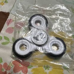 Destiny 2 Finger spinner