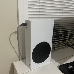 Xbox series S gaming console