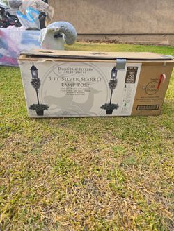 5 Ft Silver sparkle lamp post