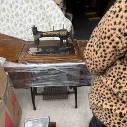 White Family Rotary Antique Sewing Machine 