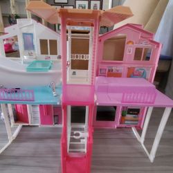 Fold Up Barbie Dream House
