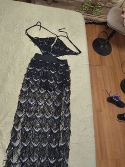Vestido de encaje con lentejuelas sin espalda size large
