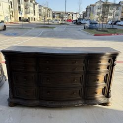 Ashley Furniture Charmond Dresser w/Mirror