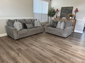 Sofa and loveseat set / Delivery Available