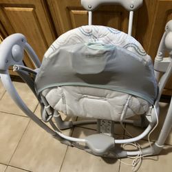 Baby swing 