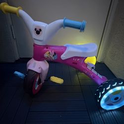 Minnie Mouse trike 