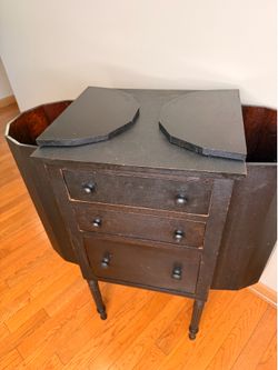 Vintage Martha Washington Style Mahogany Cabinet – Mid-Century Accent / Entryway Table
