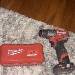 Milwaukee M12 FUEL 12V Hammer Drill/Driver + 6.0Ah Battery + Case - Great Condition
