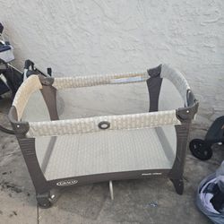 Play Pen Graco $10