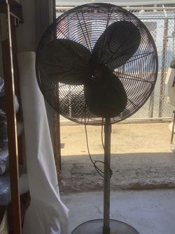 Huge Dayton Industrial Super Heavy Duty Fan Stationary, Pedestal