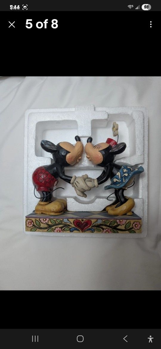 Mickey & Minnie "Smooch For My Sweetie" Figurine
